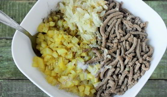 пирожки печеные с жареной картошкой и печенью