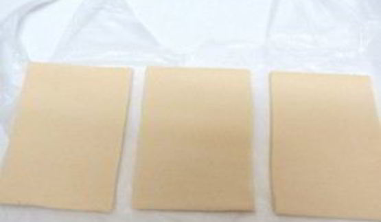 пирожки с черникой из слоеного теста