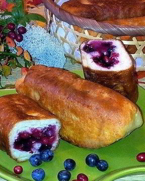 Пирожки с черникой на сковороде