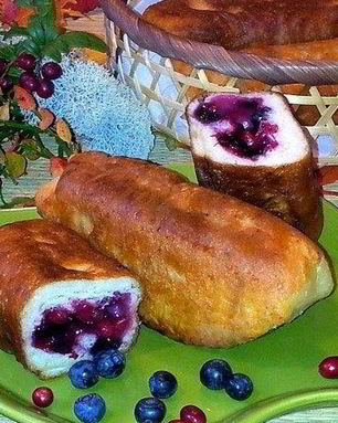 Пирожки с черникой на сковороде