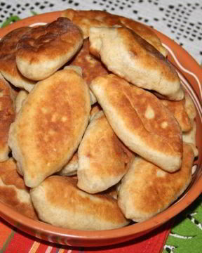 Пирожки с капустой и сосисками