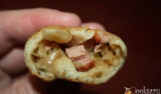 пирожки с капустой и сосисками