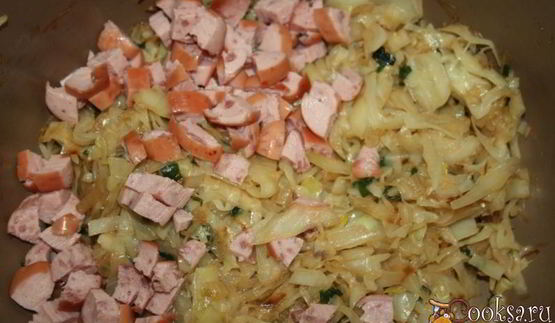 пирожки с капустой и сосисками