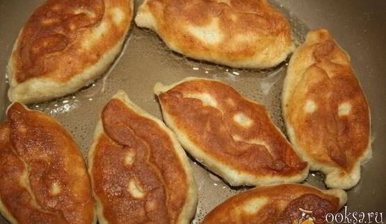 пирожки с капустой и сосисками