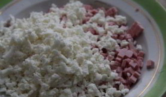 пирожки с колбасой