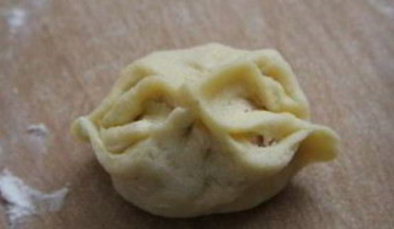 пирожки с колбасой