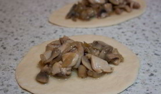 пирожки с курицей и грибами
