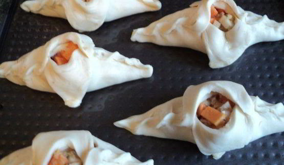 пирожки с орехами на слоеном тесте