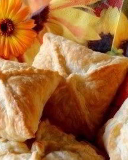 Рецепт пирожков с помидорами и базиликом