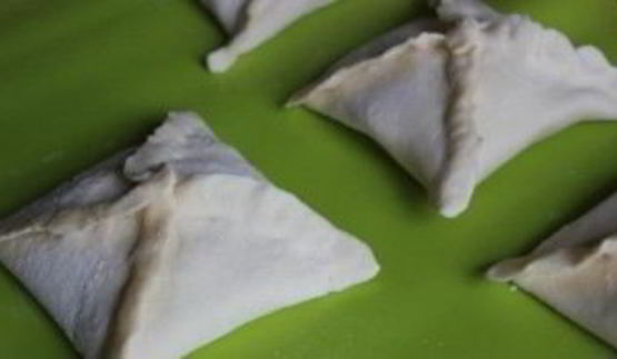 пирожки с помидорами и базиликом