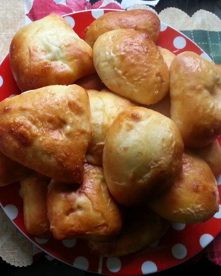 Рецепт пирожков с творогом и изюмом из дрожжевого теста