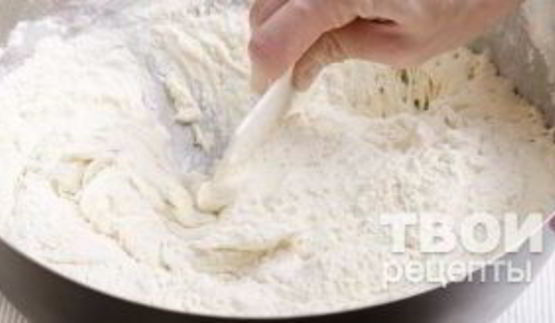 пирожки с творогом и изюмом