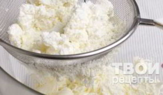 пирожки с творогом и изюмом