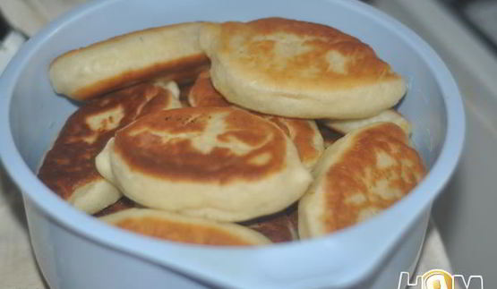 пирожки с ветчинной, сыром и зеленью