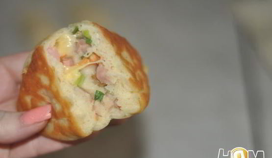 пирожки с ветчинной, сыром и зеленью