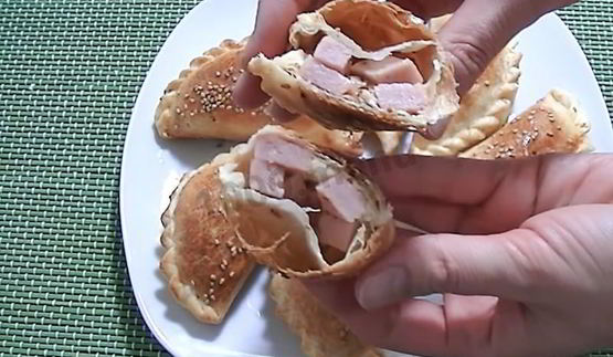 пирожки с ветчиной и сыром