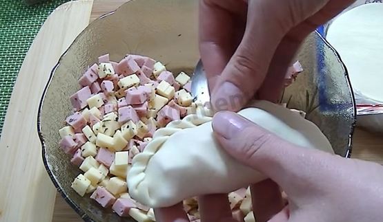 пирожки с ветчиной и сыром