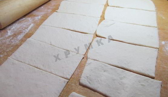 пирожки слоеные конвертики с сыром и ветчиной