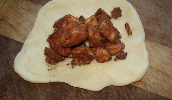 простые шоколадно-яблочные пирожки