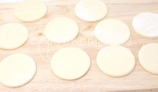 рождественские пирожки с грибами и курицей