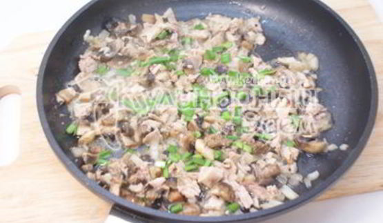 рождественские пирожки с грибами и курицей