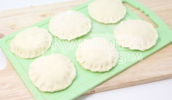 рождественские пирожки с грибами и курицей