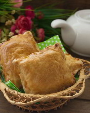 Слоеные пирожки с грибами