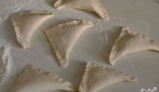 слоеные пирожки с капустой