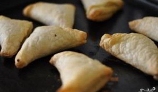 слоеные пирожки с капустой