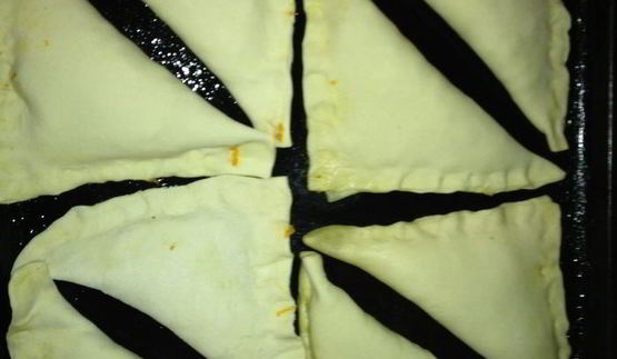 слоеные пирожки с тыквой и репчатым луком