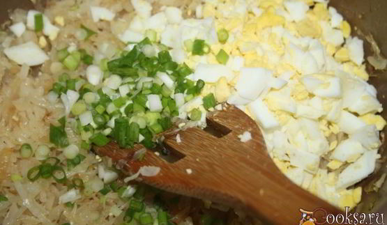 содовые пирожки с капустой, луком и яйцом