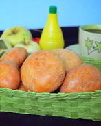 Творожные пирожки с яблоками и изюмом