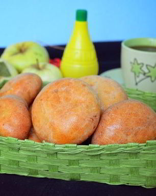 Творожные пирожки с яблоками и изюмом