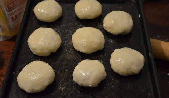 творожные пирожки с яблоками и изюмом