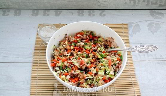 вегетарианские пирожки баоцзы с капустой и грибами