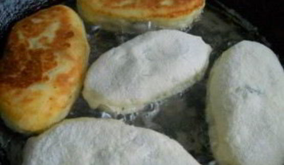 жареные пирожки из творожного теста