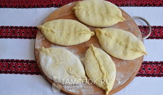 жареные пирожки с капустой