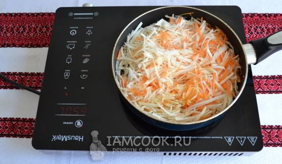 жареные пирожки с капустой