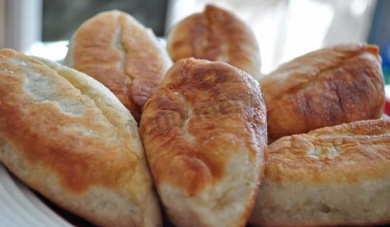 жареные пирожки с картошкой и и грибами