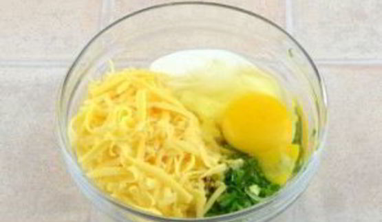 жареные пирожки с курицей