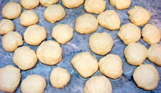 жареные постные дрожжевые пирожки на сухих дрожжах с капустой за 15 минут