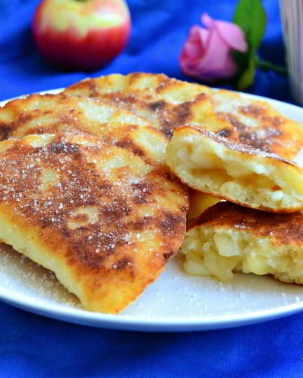 Рецепт жареных творожных пирожков с яблоками