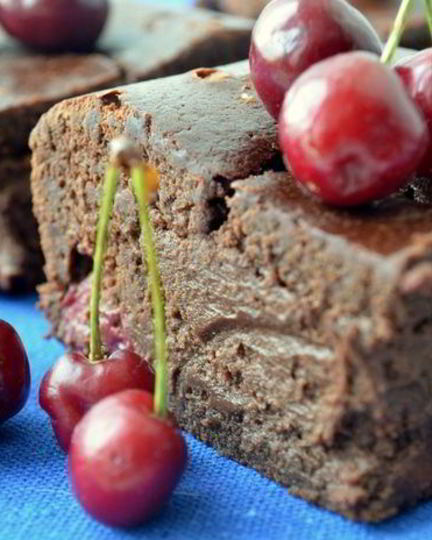 Рецепт бесподобного брауни с вишней на темном пиве