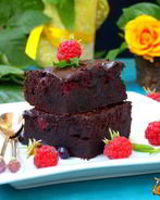 Брауни с ягодами на темном пиве