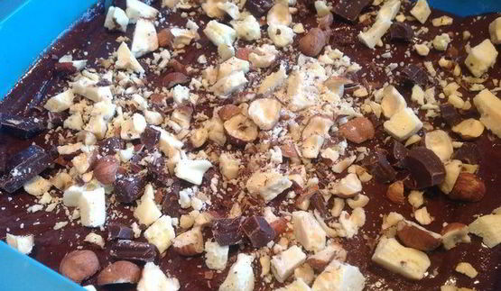 двойной шоколадный брауни с фундуком