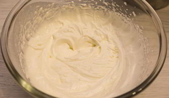 маковое пирожное с апельсиновым кремом