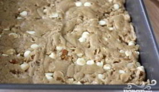 ореховые пирожные со сливочным соусом