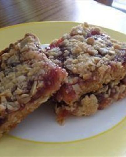 Рецепт овсяных пирожные-крошка с малиновым вареньем