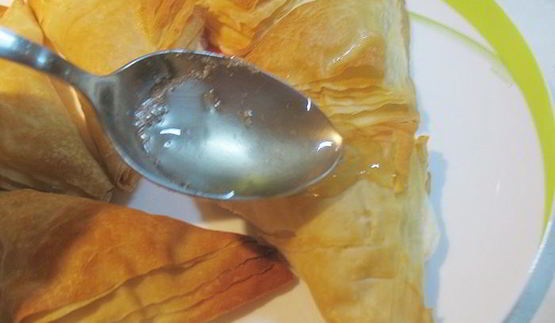 пирожное аромат розы из теста фило с кремом