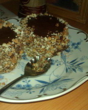 Пирожное бисквитное фруктово-шоколадное